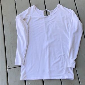 Long sleeved athletic shirt